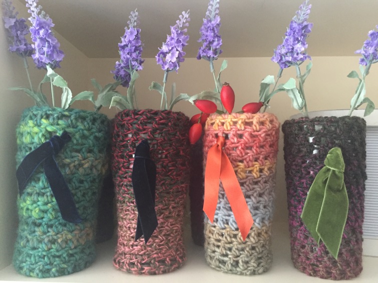 HemLiv crochet vases